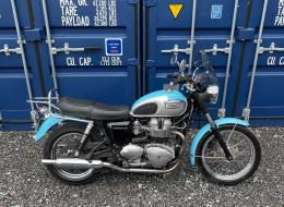 Moto Triumph BONNEVILLE T100