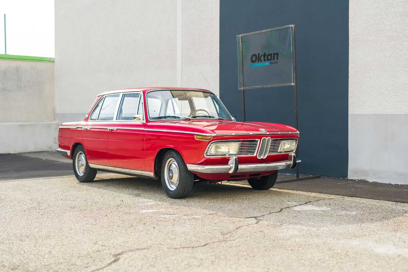 BMW 2000
