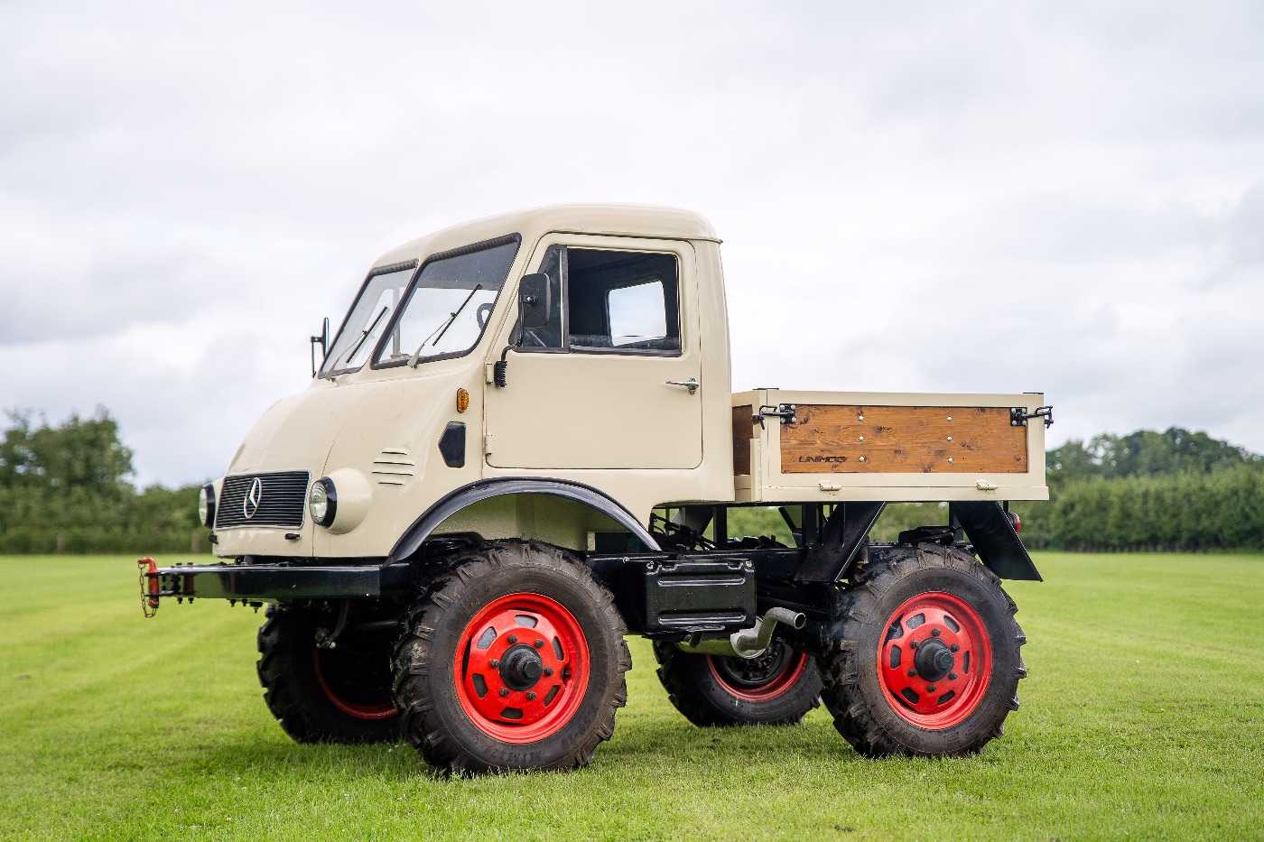 Mercedes-Benz Unimog