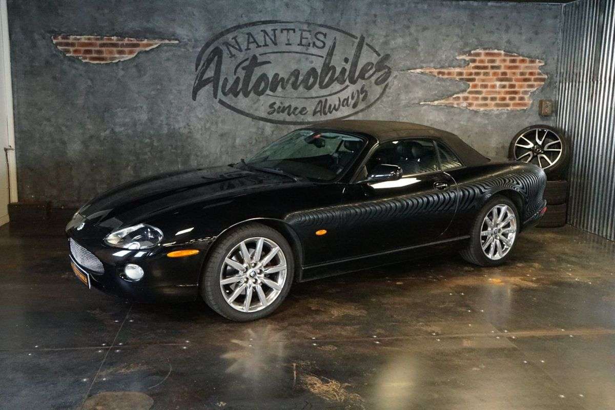 Jaguar XK8