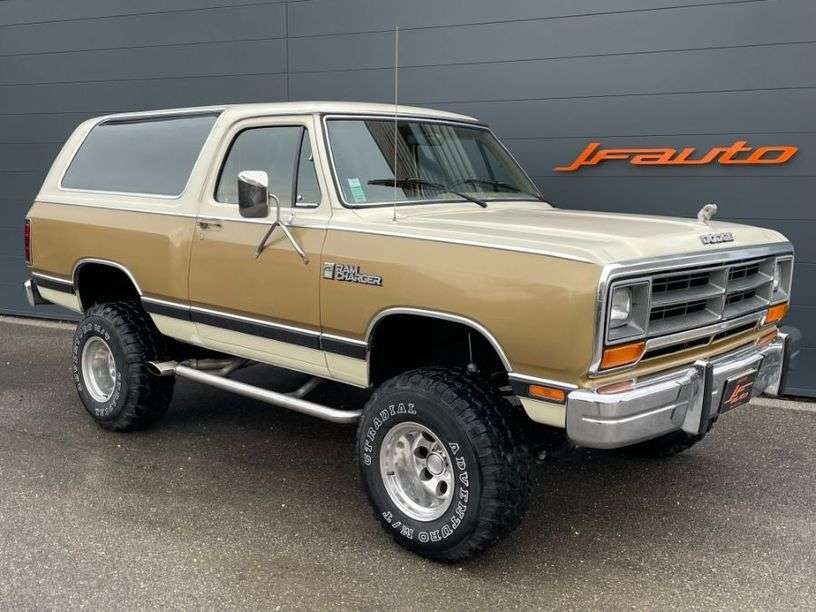 Dodge Ramcharger