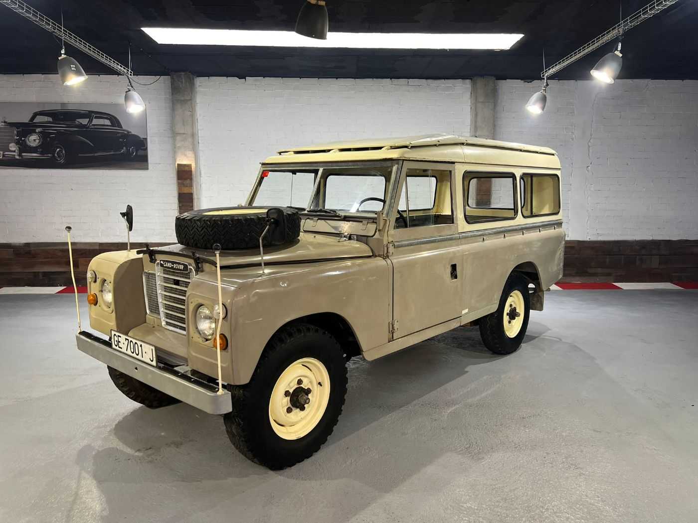 LandRover 109
