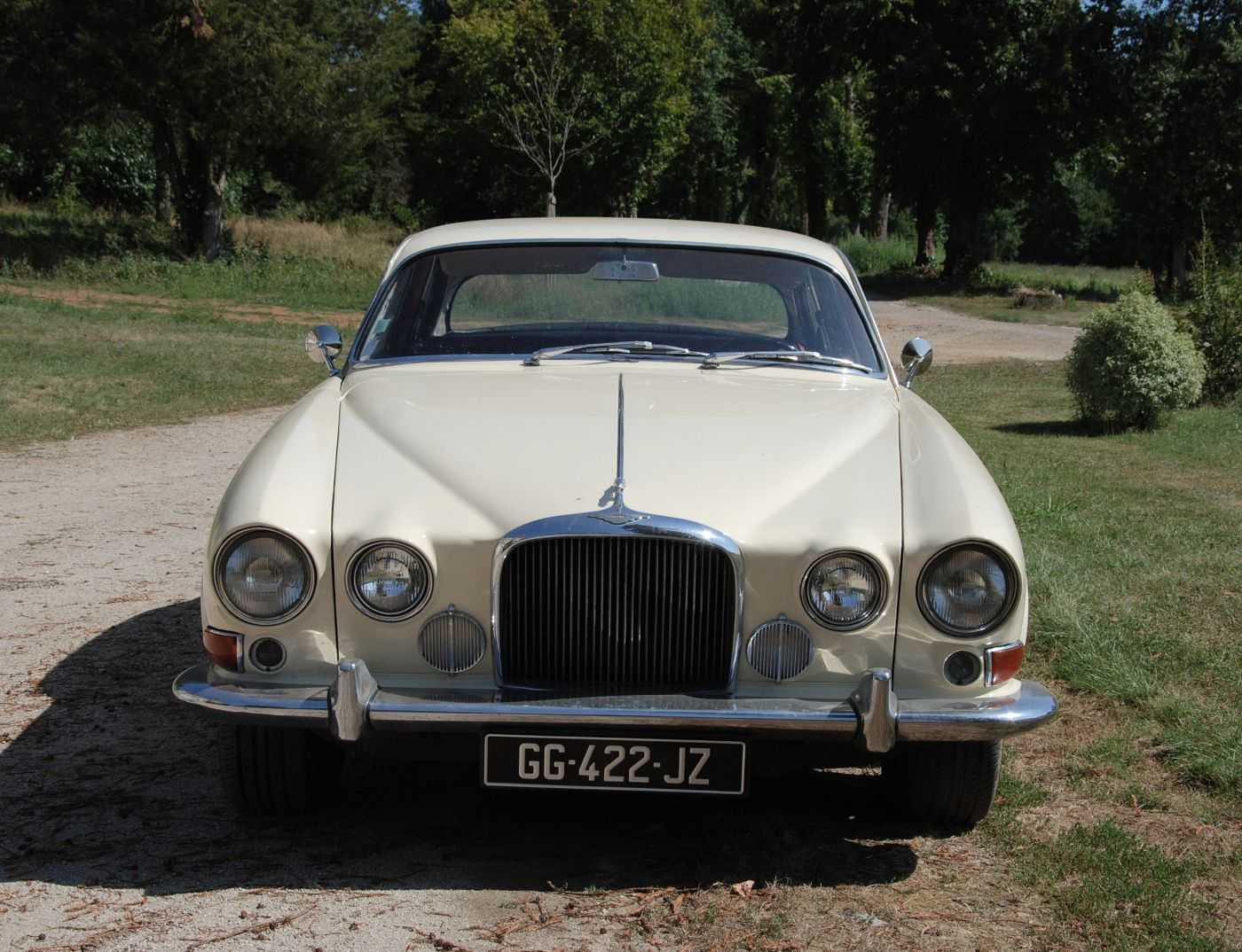Jaguar MK 10