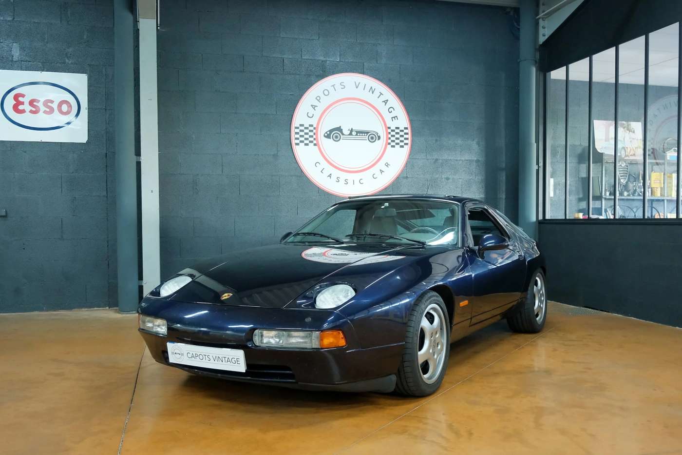 Porsche 928