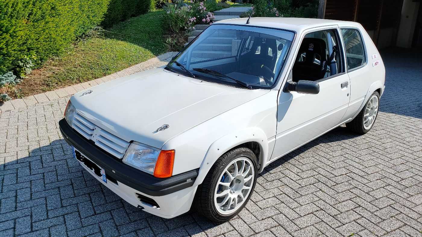 Peugeot 205