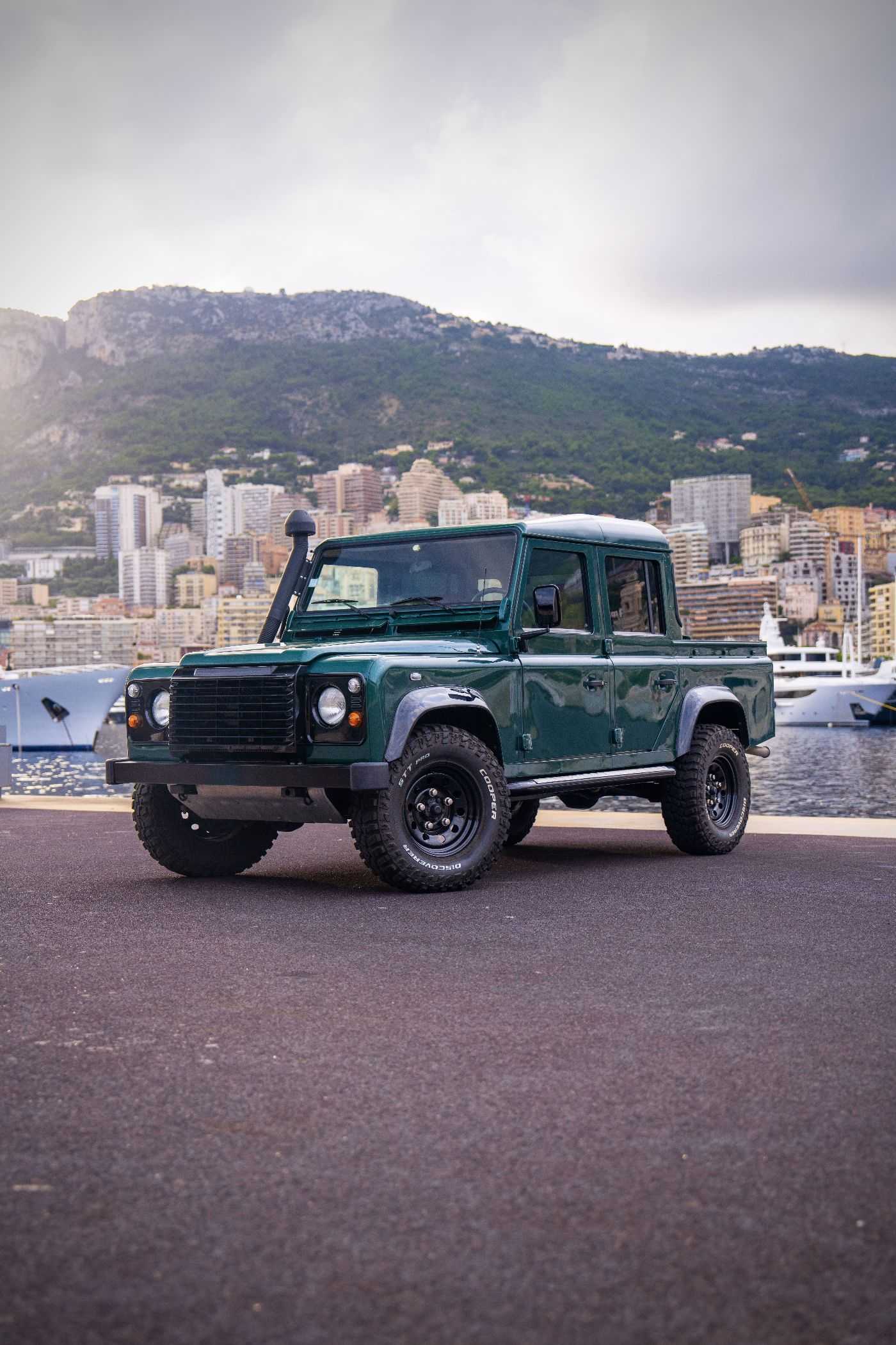 LandRover Defender
