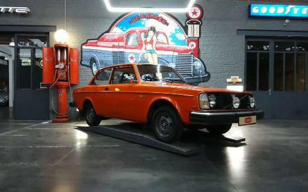 Volvo 242