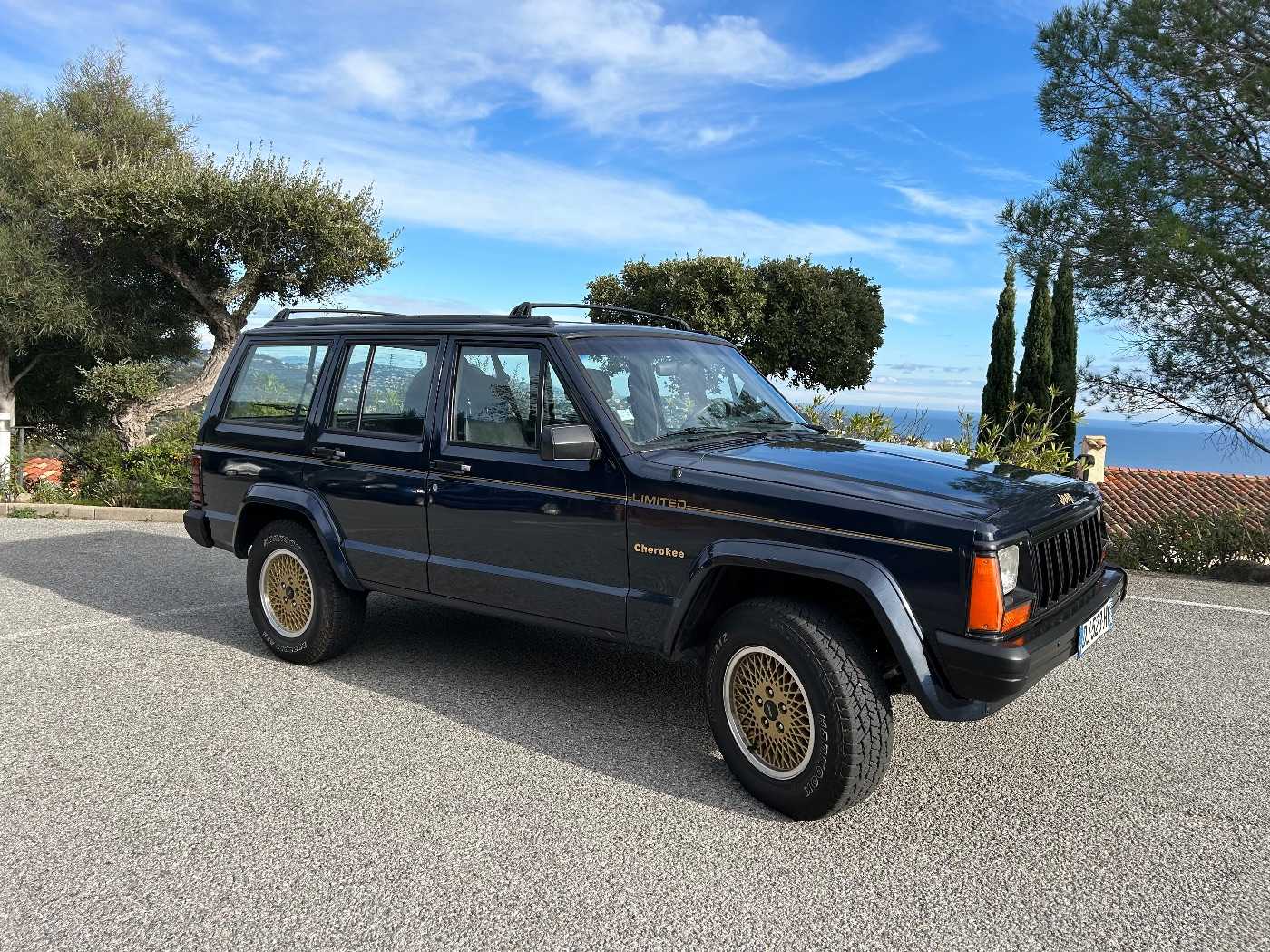Jeep Cherokee