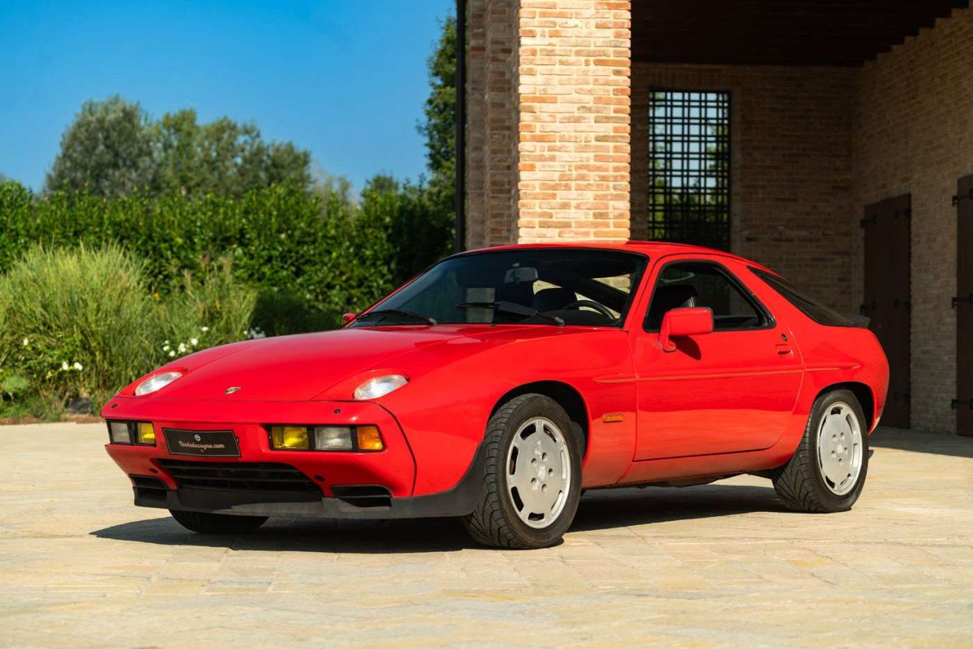 Porsche 928