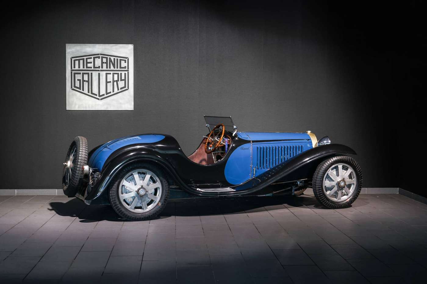 BUGATTI TYPE 55 FERME 1932 ROUGE/NOIR