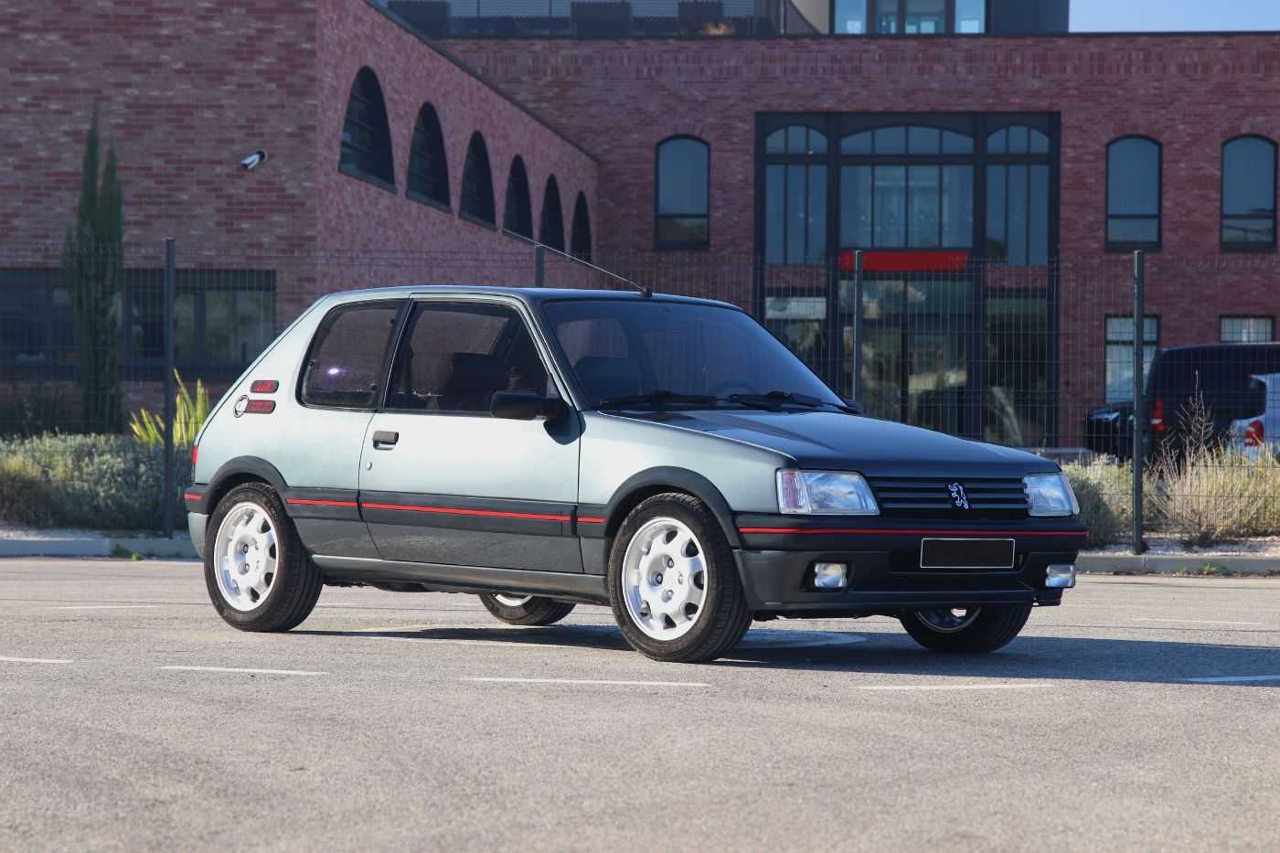 Peugeot 205
