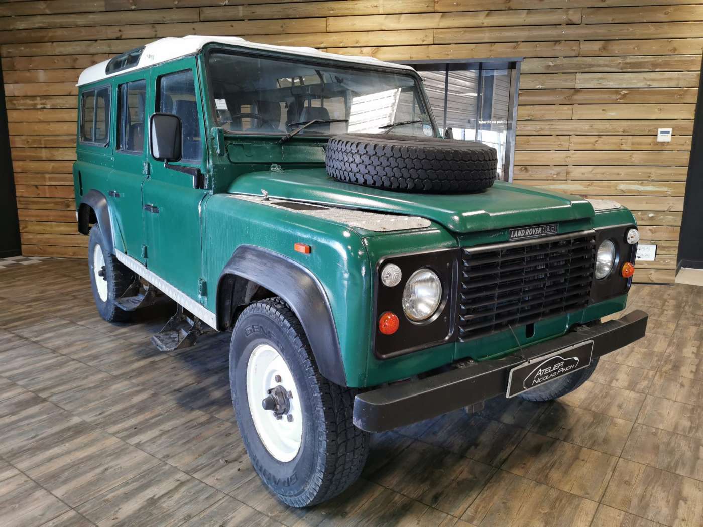 LandRover Defender