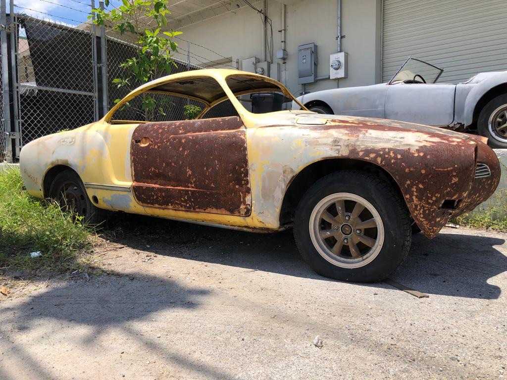 Volkswagen Karmann Ghia