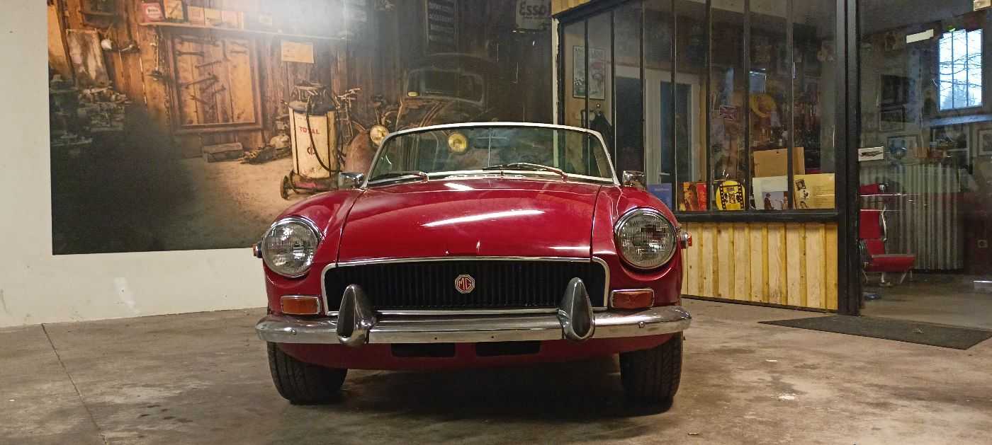 MG B