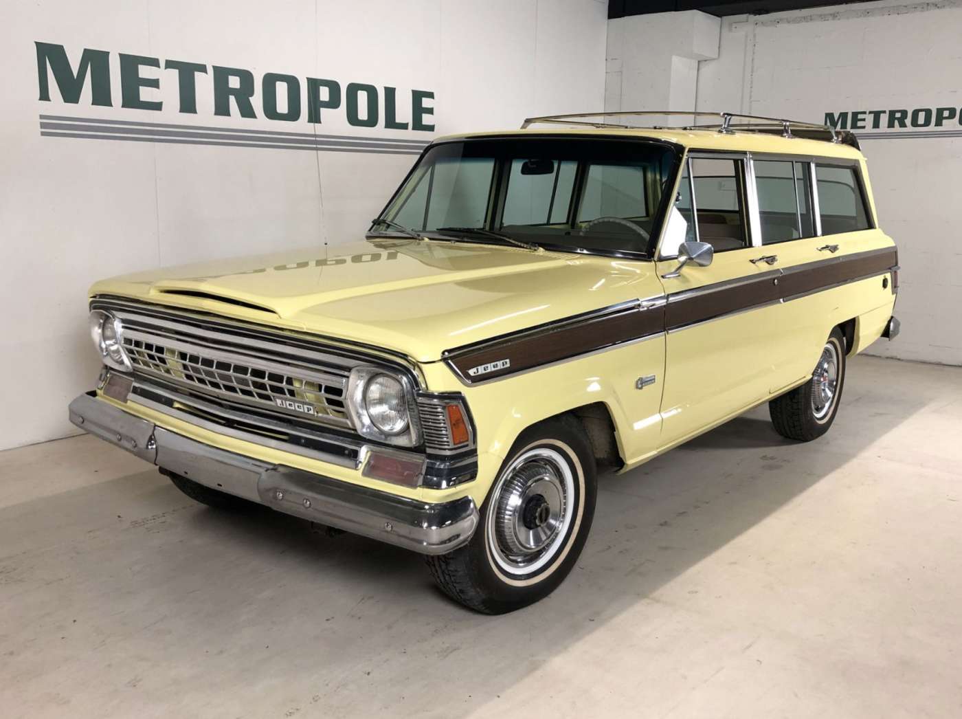 Jeep Wagoneer