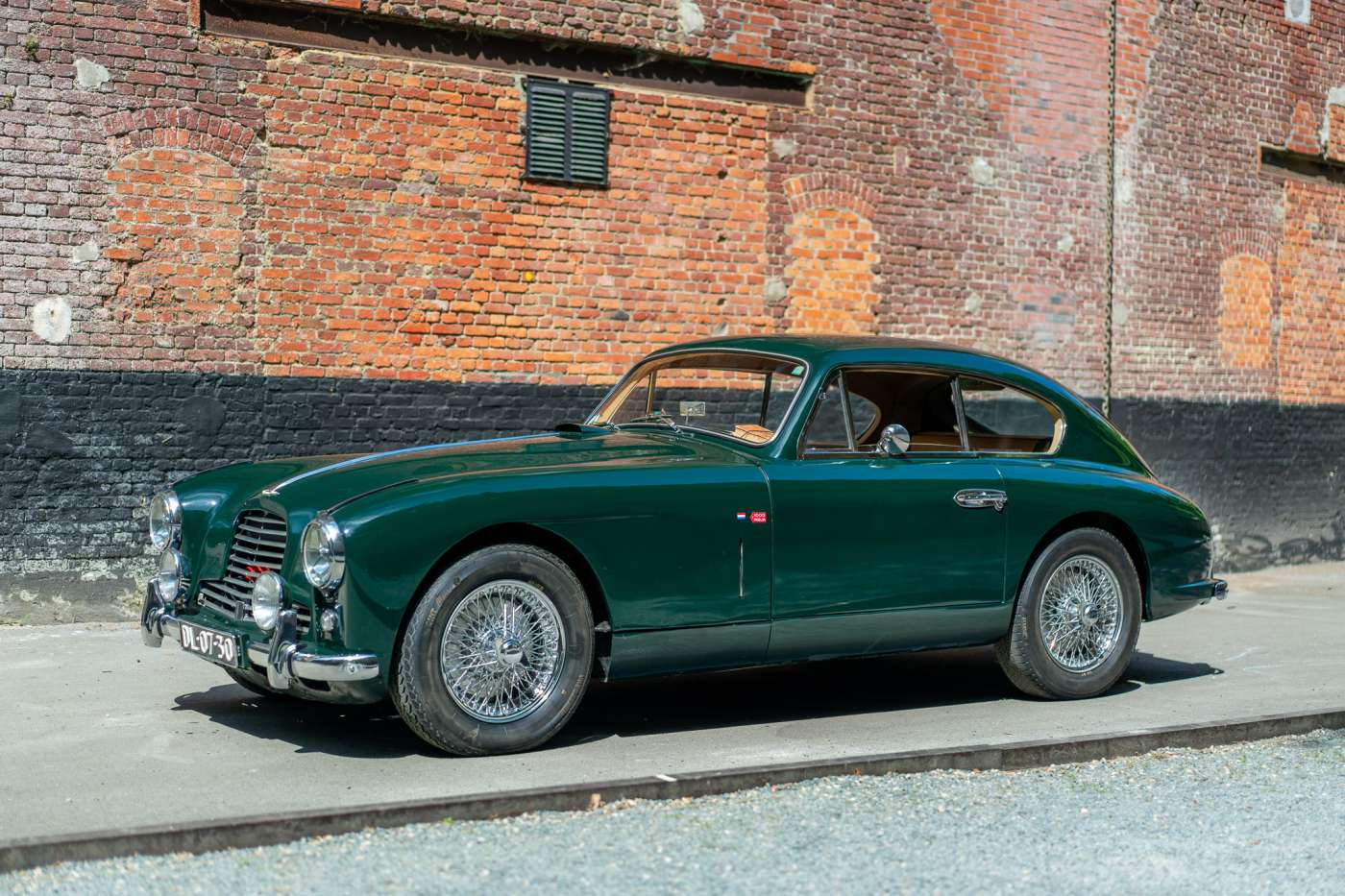 Aston Martin 
