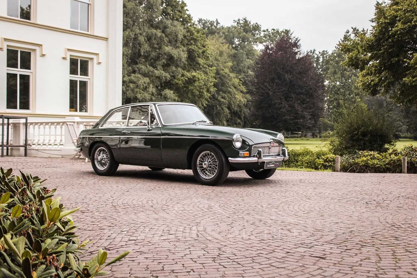 MG B GT