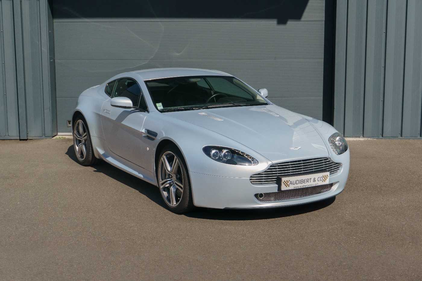 Aston Martin V8