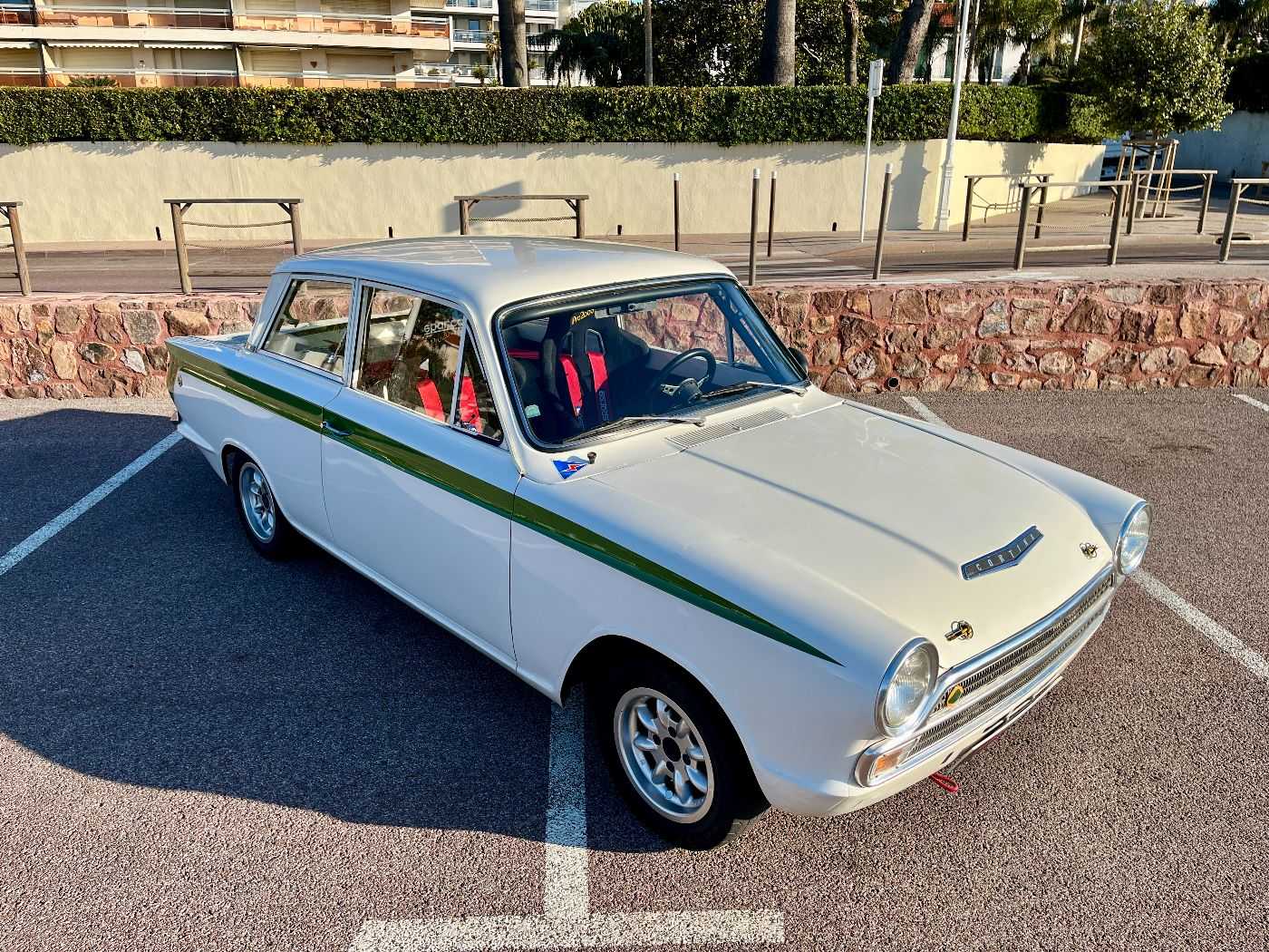 Ford Cortina