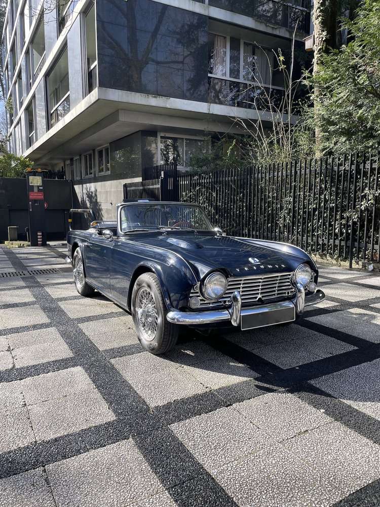 Triumph TR4
