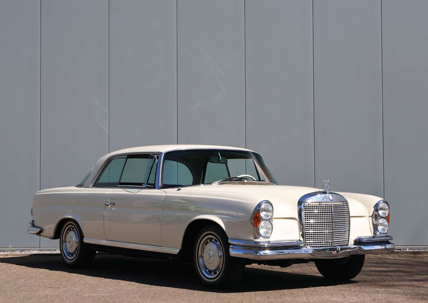 Mercedes-Benz SE