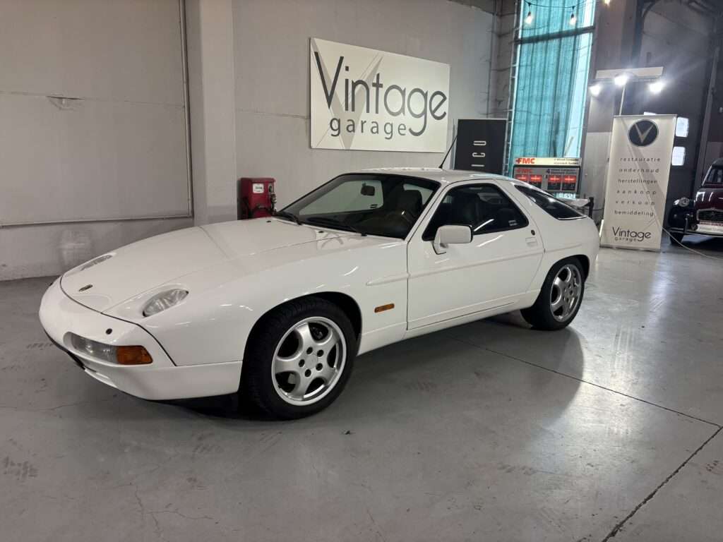 Porsche 928