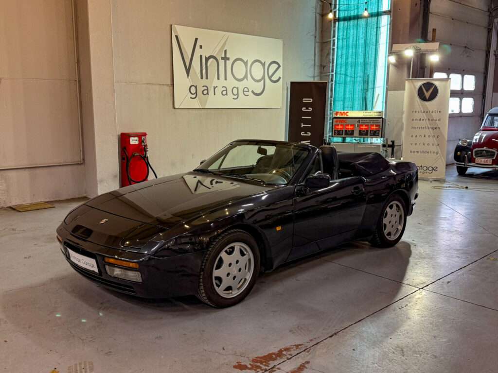 Porsche 944