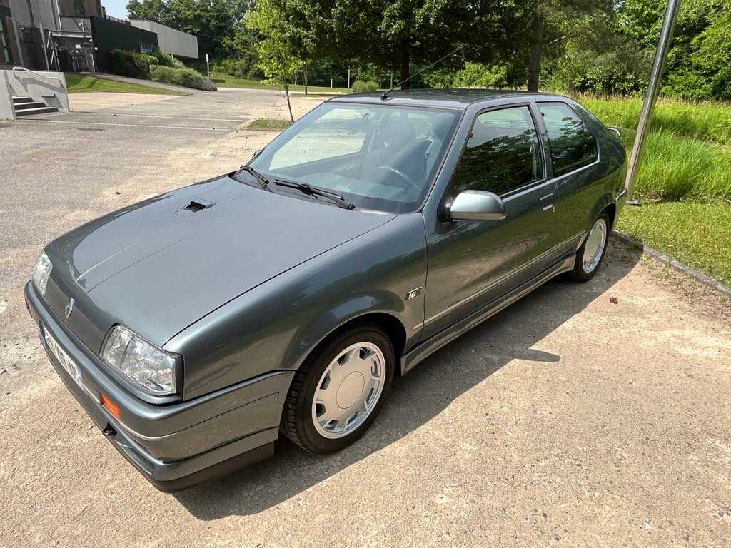 Renault 19