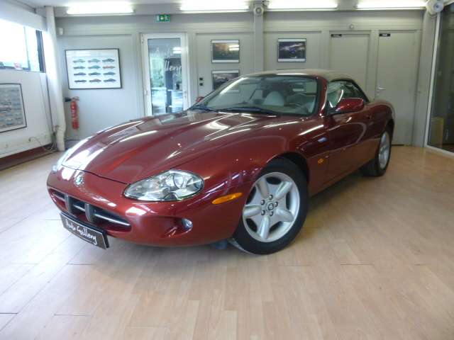 Jaguar XK8