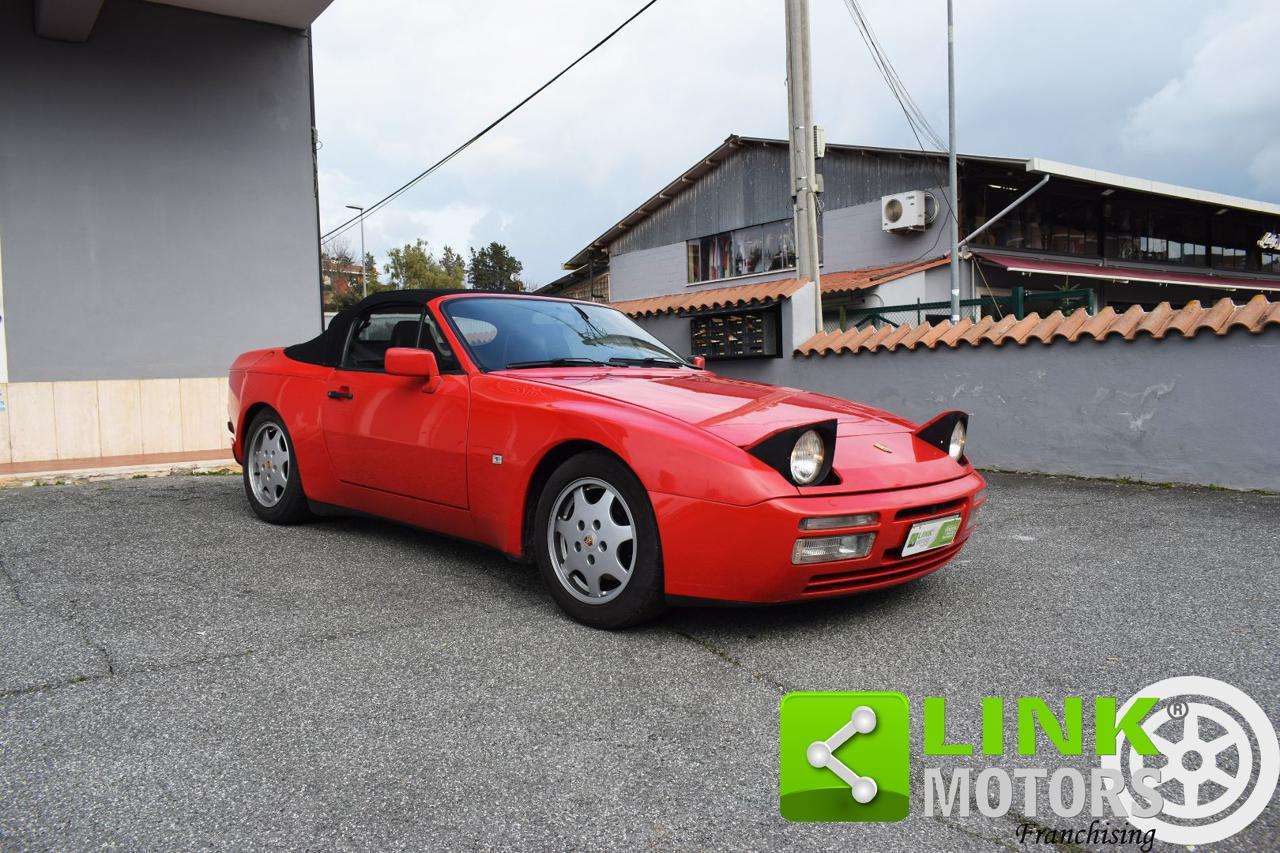 Porsche 944