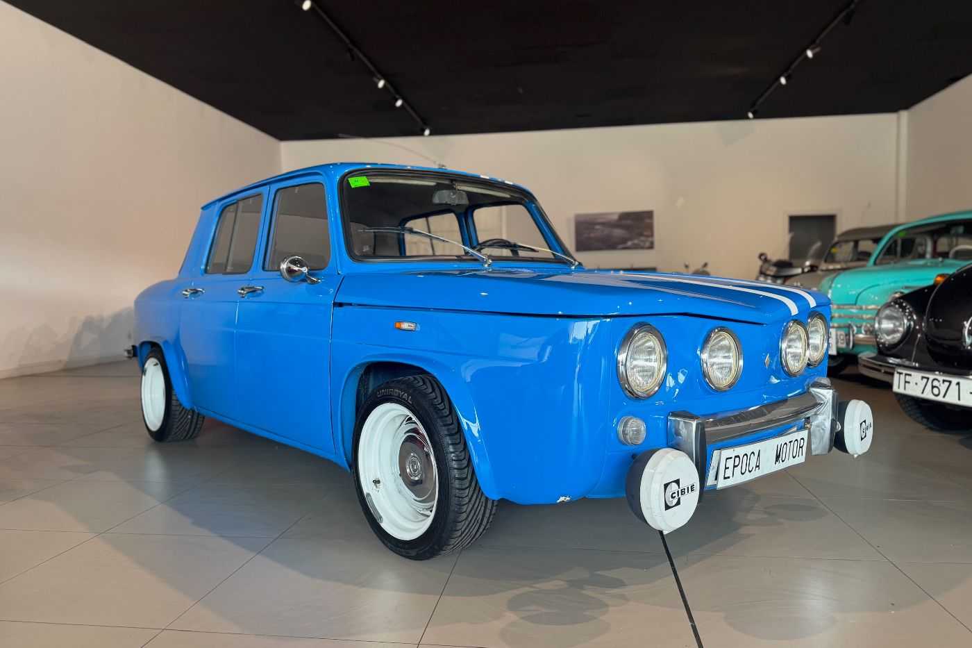 Renault R8