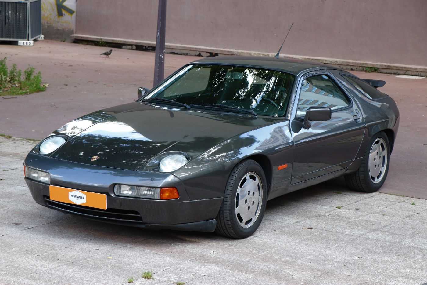 Porsche 928