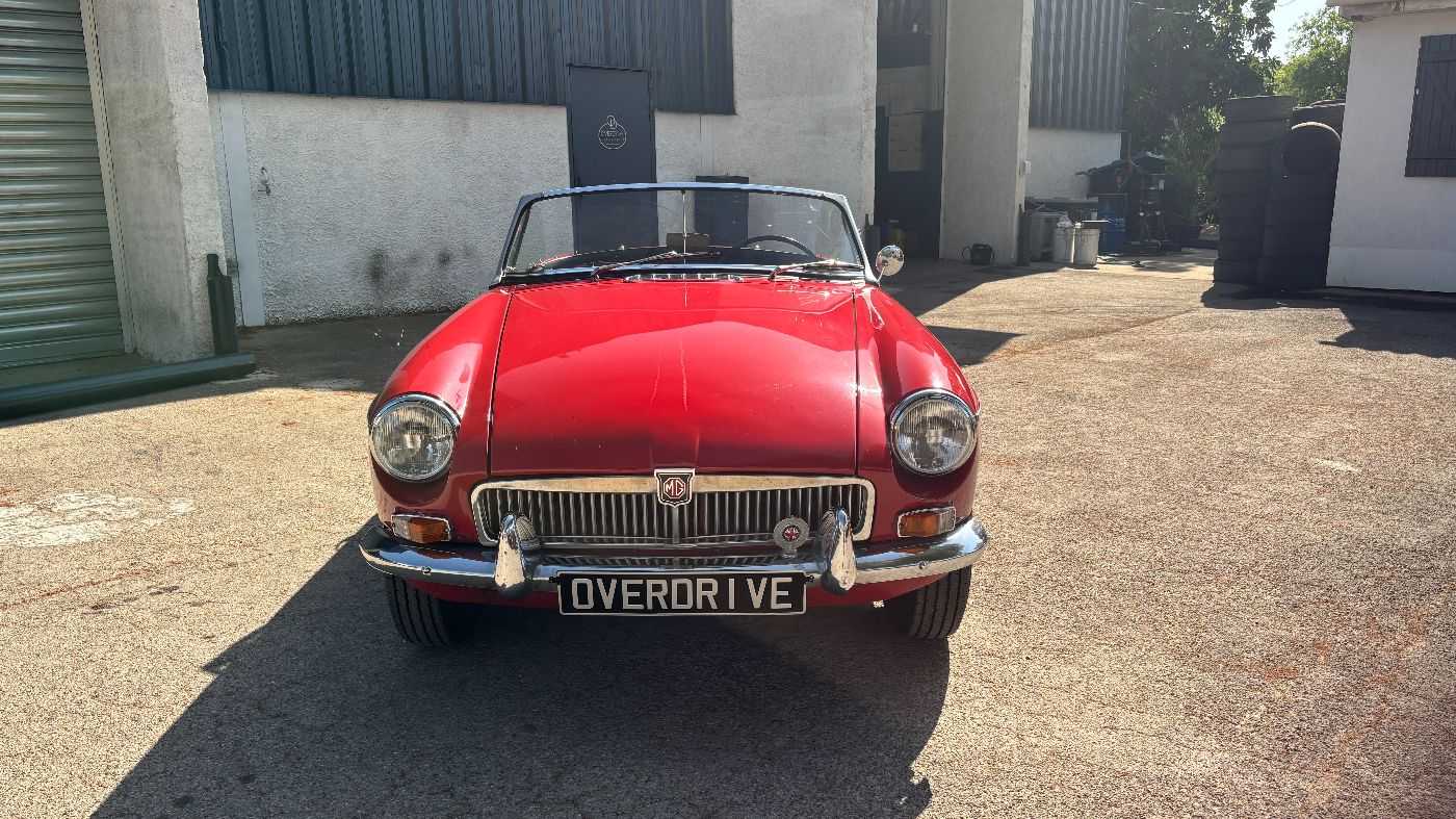 MG B