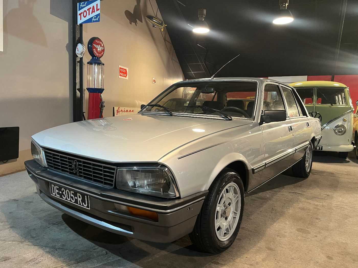 Peugeot 505