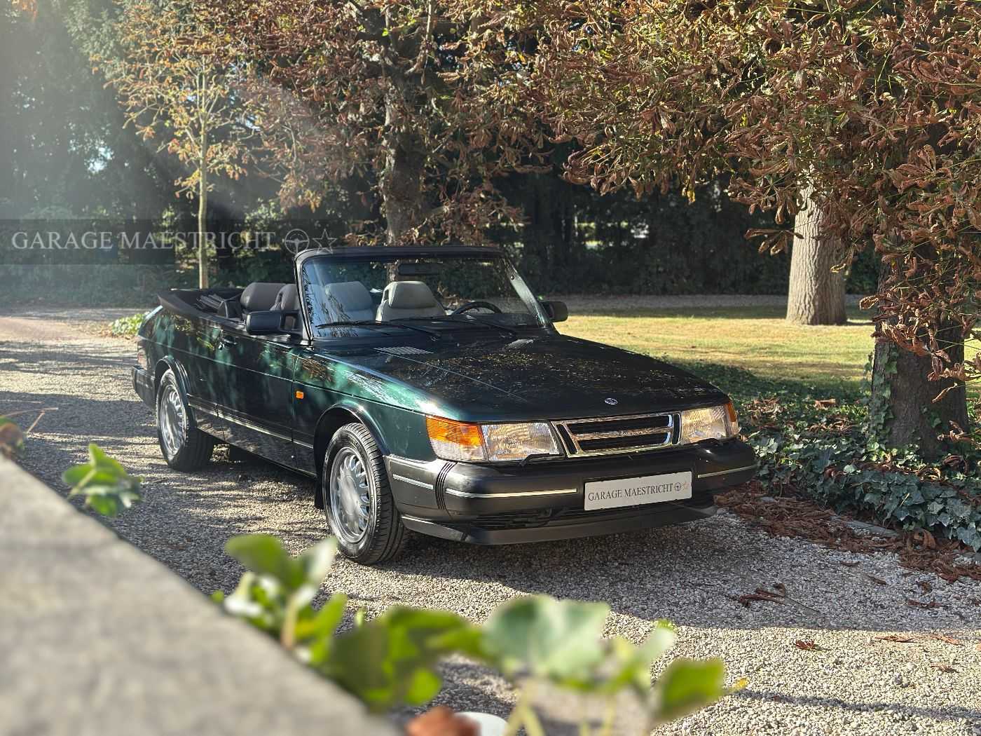 Saab 900