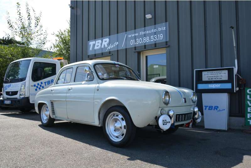 Renault Dauphine