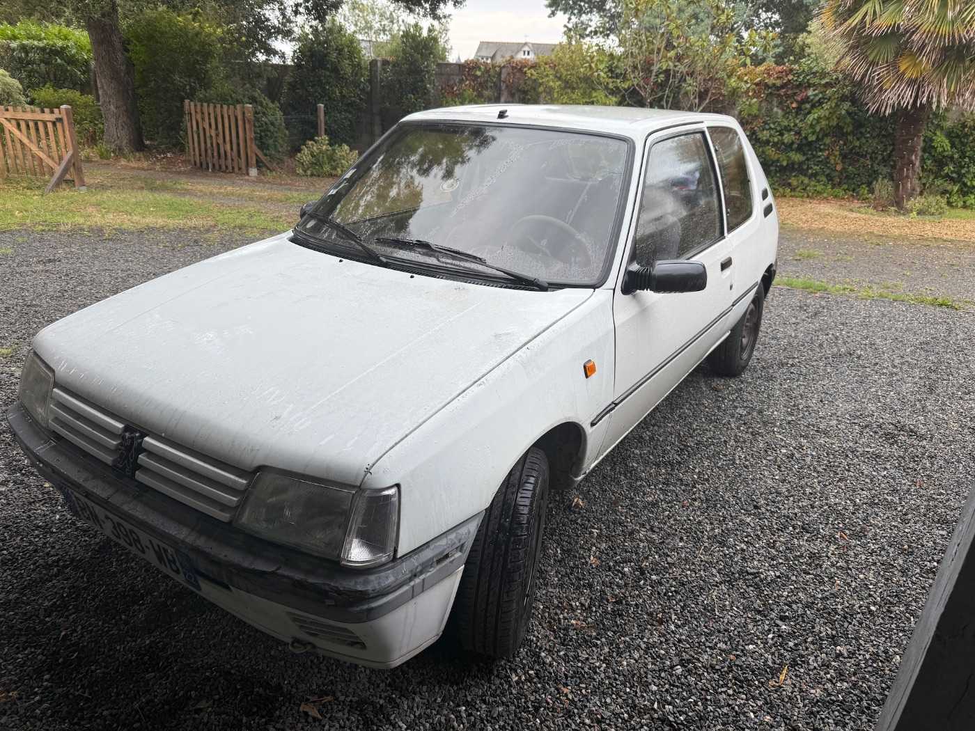 Peugeot 205
