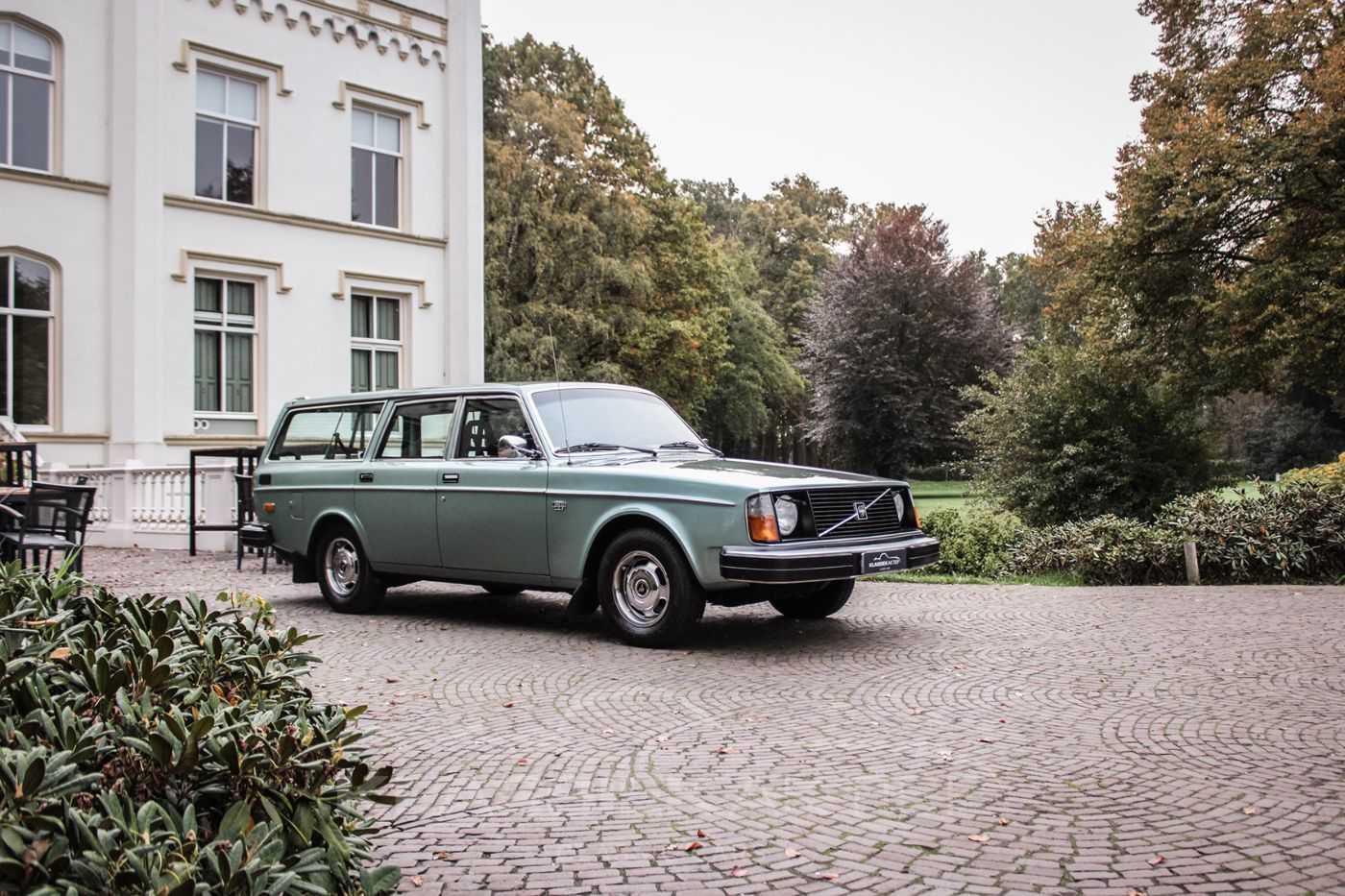 Volvo 245