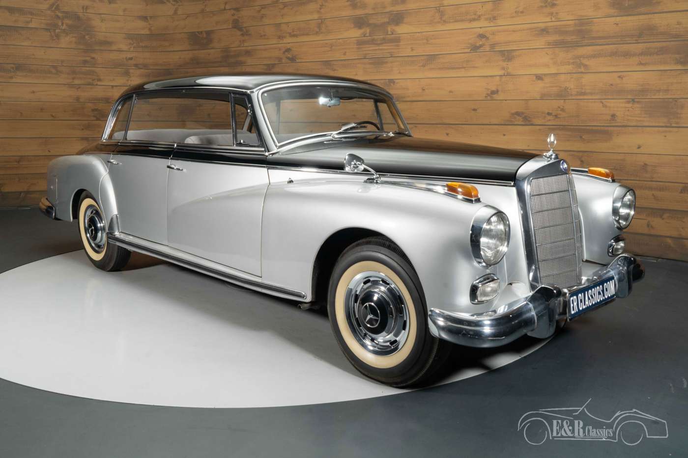 Mercedes-Benz 300