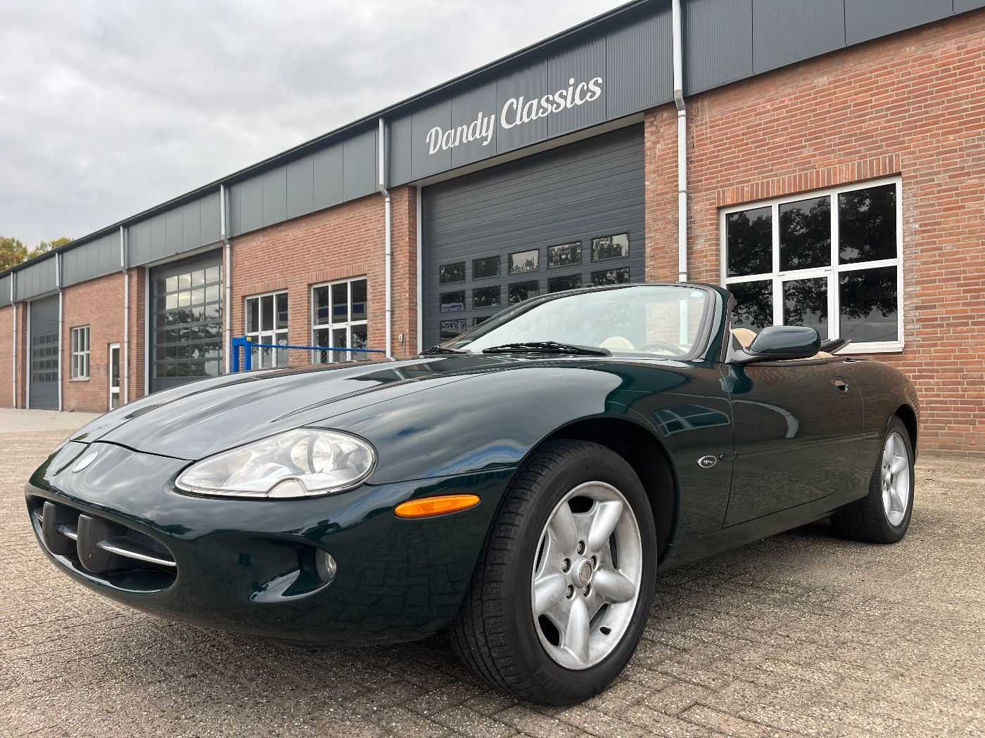 Jaguar XK8