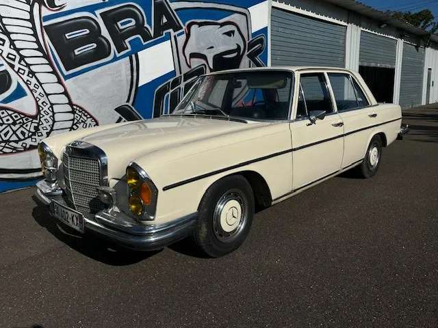 Mercedes-Benz SE