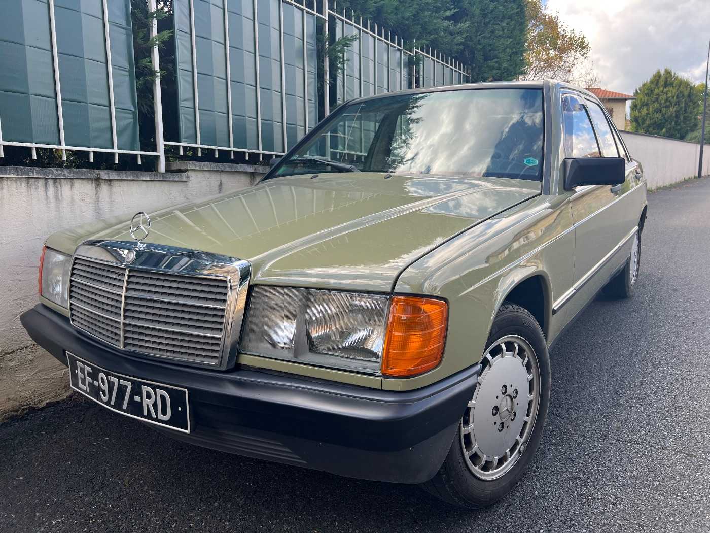 Mercedes-Benz 190 E