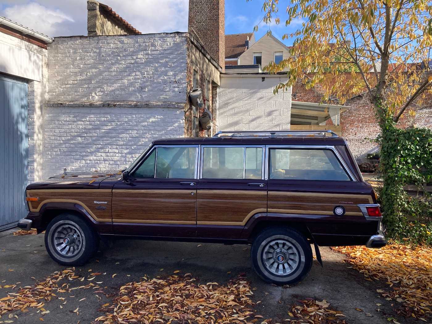 Jeep Wagoneer
