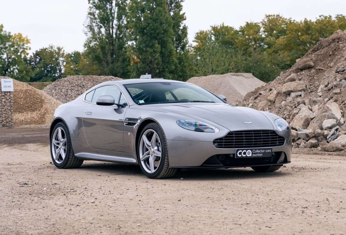 Aston Martin V8