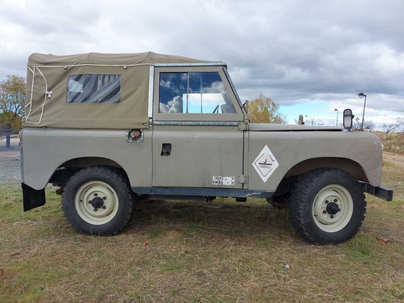LandRover 88