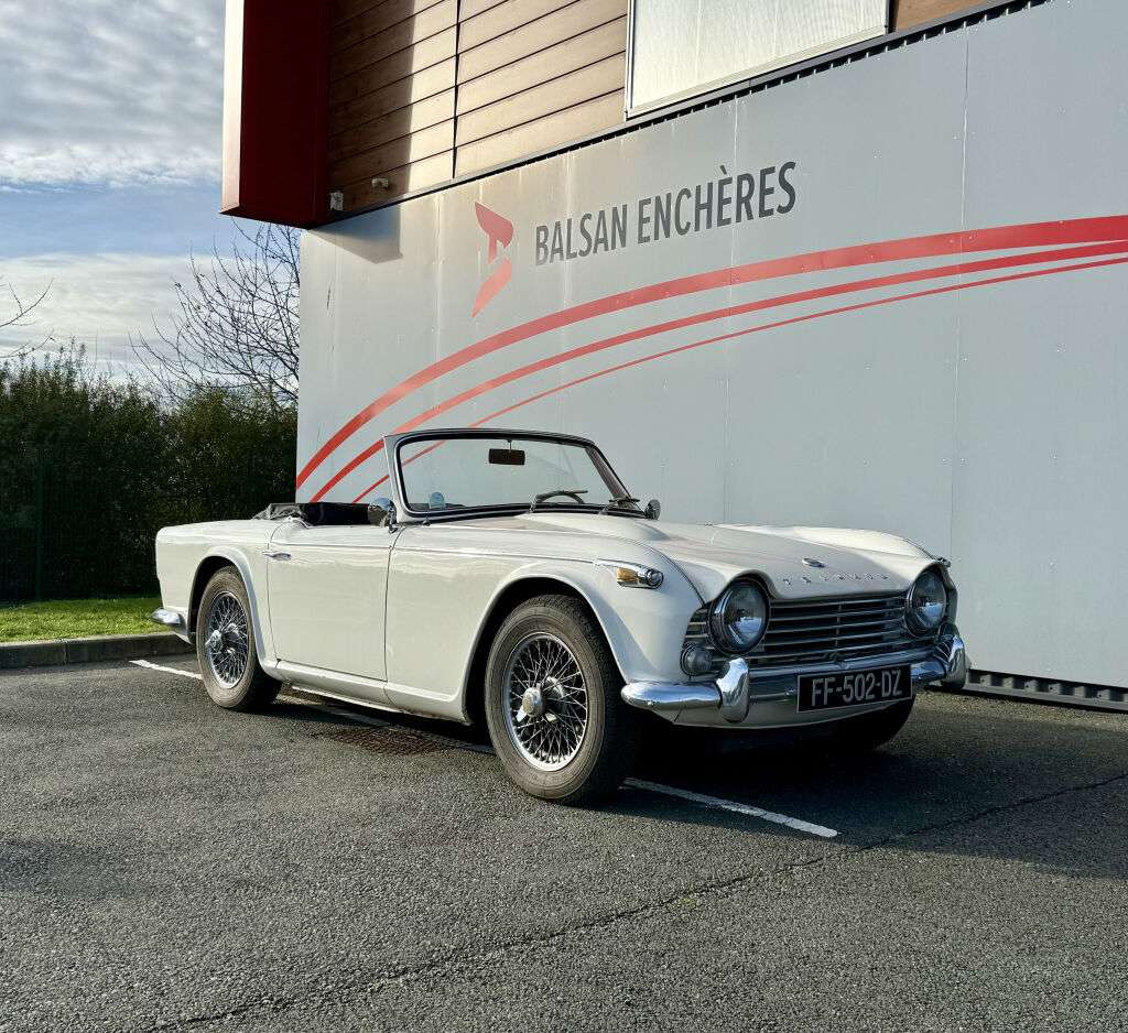 Triumph TR4
