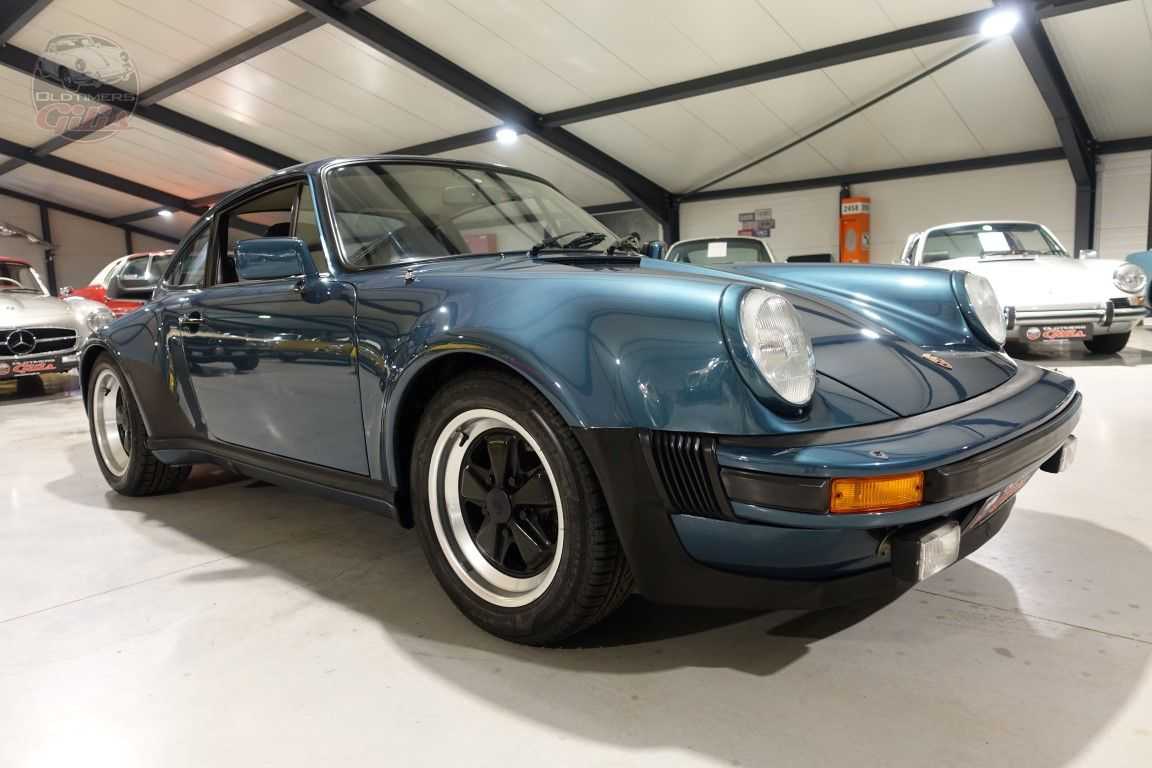 Porsche 930