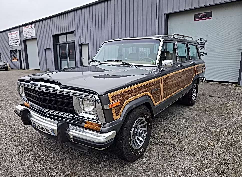 Jeep Wagoneer