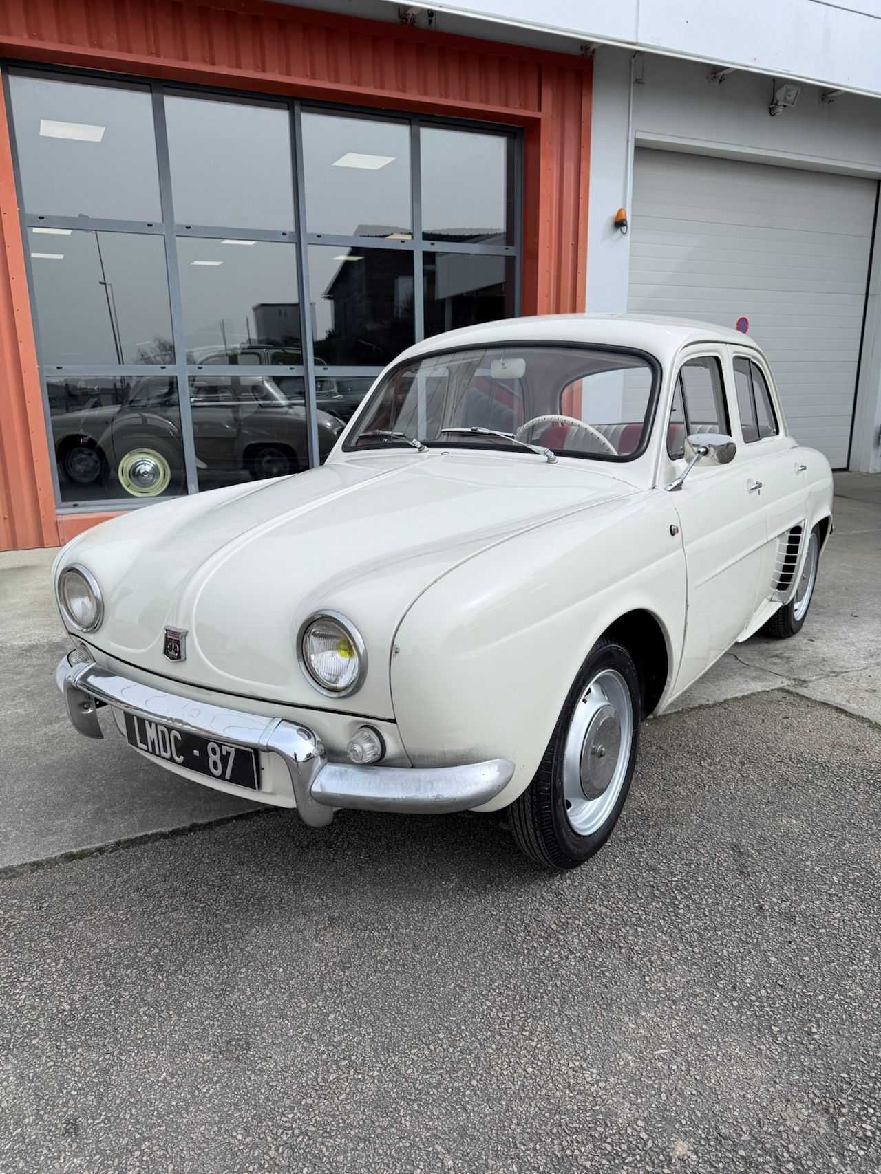 Renault Dauphine