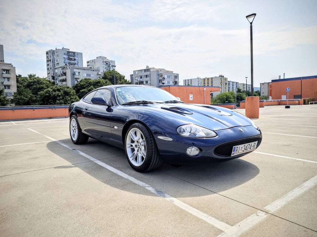Jaguar XK8